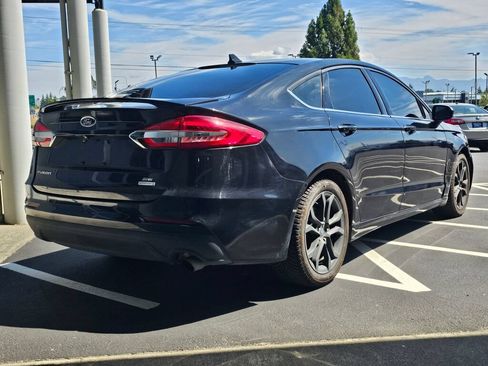 Used 2019 Ford Fusion SE w/ Equipment Group 151A FWD image 5