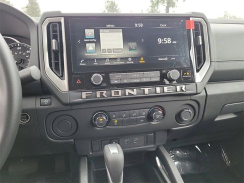 Used 2025 Nissan Frontier SV image 18