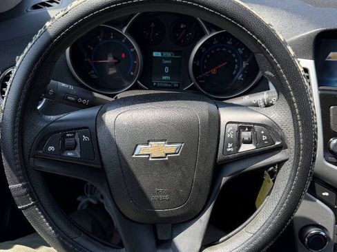 Used 2016 Chevrolet Cruze LT FWD image 11