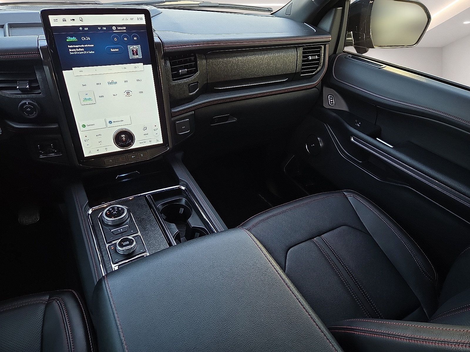Used 2024 Ford Expedition Limited AWD/4WD image 13