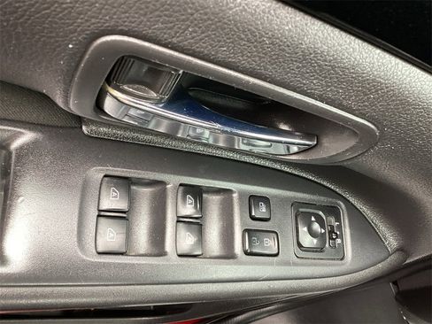 Used 2020 Mitsubishi Outlander ES image 18