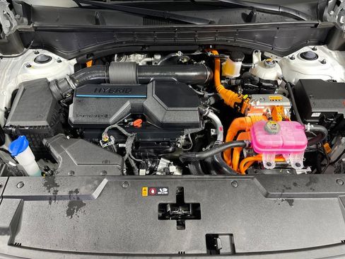 Certified 2025 Hyundai Santa Fe Calligraphy image 9