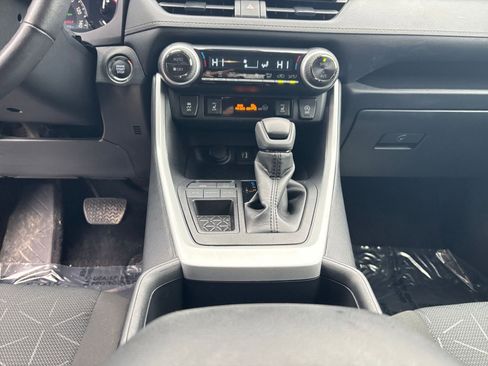 Used 2025 Toyota RAV4 XLE image 18