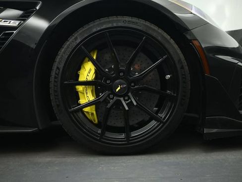 Used 2015 Chevrolet Corvette Z06 w/ 3LZ Preferred Equipment Group RWD image 52