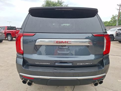 Used 2021 GMC Yukon Denali w/ Denali Premium Package AWD/4WD image 5