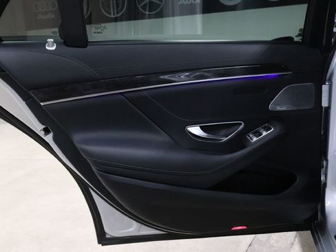 Used 2018 Mercedes-Benz S 560 Sedan image 13