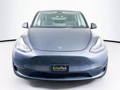 Used 2023 Tesla Model Y Long Range image 2
