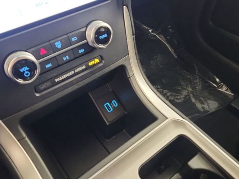 Used 2023 Ford Edge SEL image 17