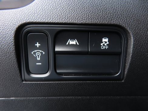 Used 2022 Kia Sorento LX image 10