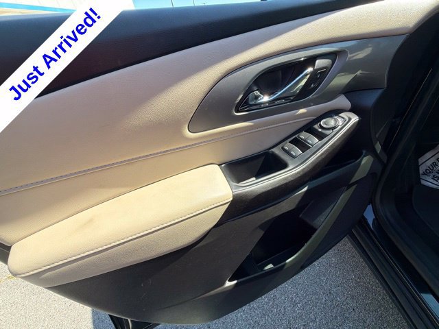 Used 2023 Chevrolet Traverse LS w/ Midnight/Sport Edition FWD image 38