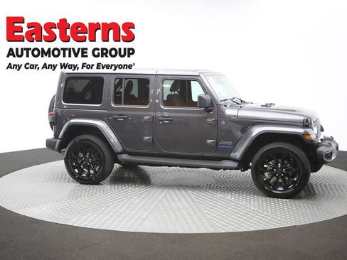 Used 2025 Jeep Wrangler Unlimited Sahara AWD/4WD image 46