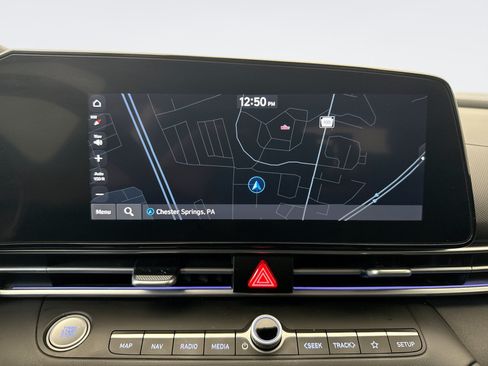 Used 2024 Hyundai Elantra SEL FWD image 15