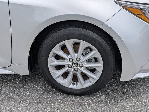 Used 2022 Toyota Corolla LE w/ LE Convenience Package FWD image 10