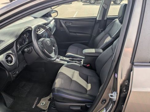 Used 2017 Toyota Corolla SE w/ SE Premium Package FWD image 14