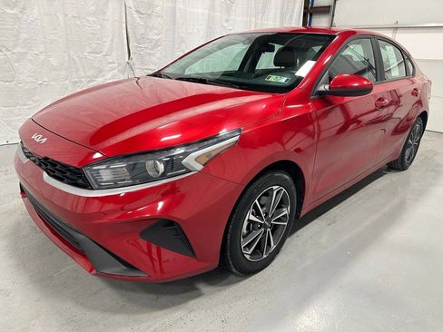 Used 2024 Kia Forte LXS image 3