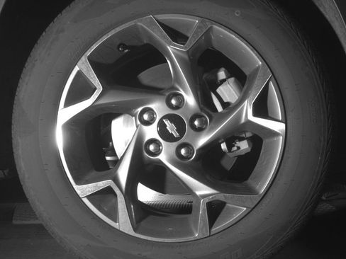 Used 2025 Chevrolet Trax LT w/ LT Convenience Package image 13