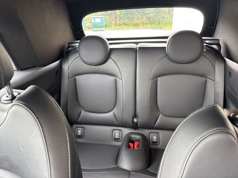 Used 2019 MINI Cooper S w/ Premium Package image 18