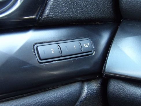 Used 2018 Nissan Maxima SR w/ Midnight Edition FWD image 12