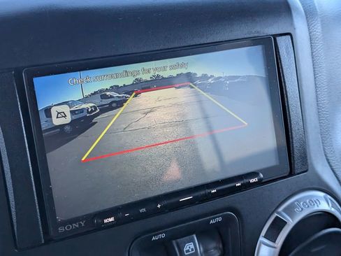 Used 2014 Jeep Wrangler Unlimited Sahara w/ Connectivity Group image 18