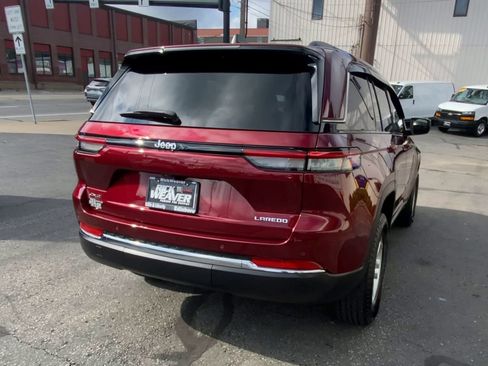 Used 2023 Jeep Grand Cherokee Laredo image 41