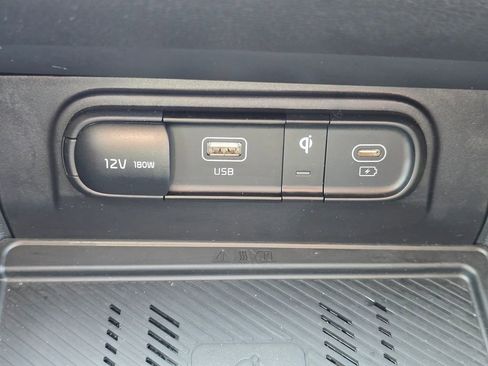 Used 2025 Kia Sportage EX FWD image 25