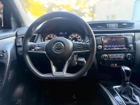 Used 2019 Nissan Rogue Sport S image 13