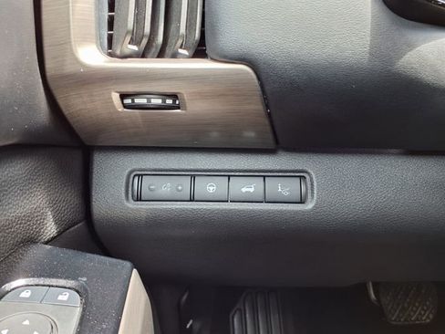 Used 2025 Nissan Pathfinder Platinum w/ Cargo Package FWD image 36