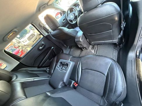 Used 2020 Jeep Compass Latitude FWD image 36
