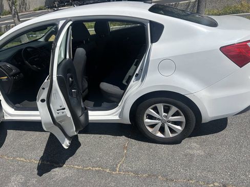 Used 2013 Kia Rio EX w/ Convenience Pkg image 6