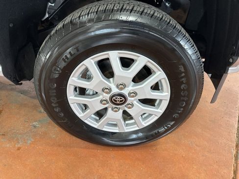 Used 2024 Toyota Tacoma SR5 image 10