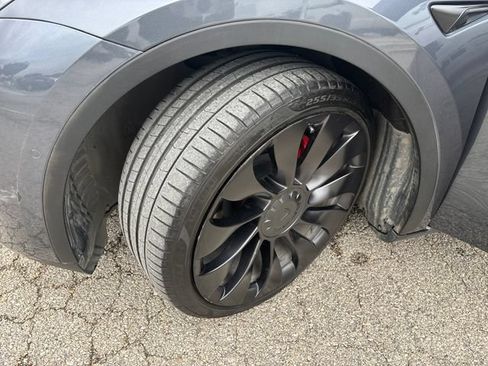 Used 2022 Tesla Model Y Performance AWD/4WD image 29