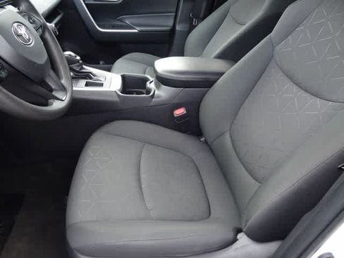 Used 2024 Toyota RAV4 XLE FWD image 6