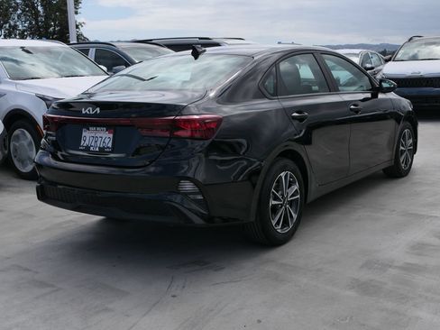 Used 2024 Kia Forte LXS w/ LXS Technology Package FWD image 2