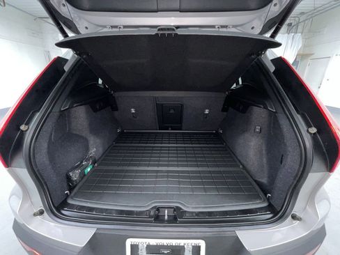 Used 2023 Volvo XC40 B5 Plus w/ Protection Package Premier image 10