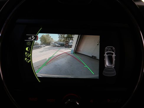 Used 2018 MINI Cooper 2-Door Hardtop FWD image 17
