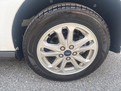 Used 2019 Ford Transit Connect XLT w/ Trailer Tow Package image 11