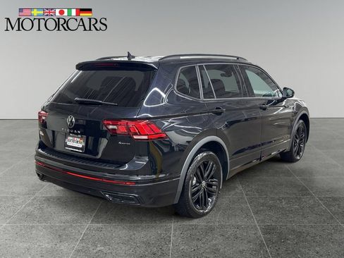 Used 2022 Volkswagen Tiguan SE R-Line AWD/4WD image 3