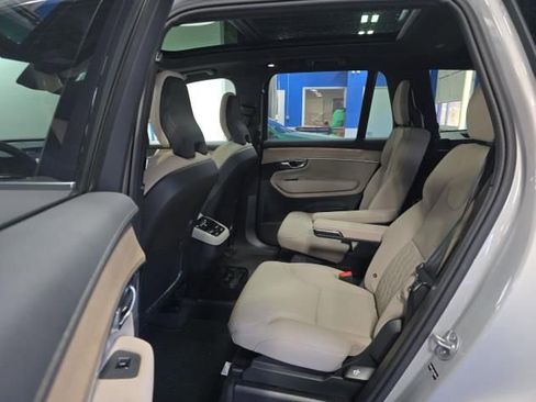 Used 2025 Volvo XC90 B5 Plus AWD/4WD image 12
