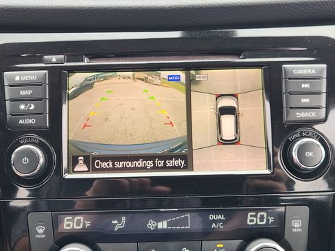Used 2018 Nissan Rogue SL FWD image 14