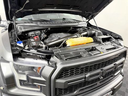Used 2018 Ford F150 Raptor w/ Equipment Group 802A Luxury AWD/4WD image 23