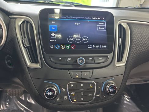 Used 2023 Chevrolet Malibu LT FWD image 19