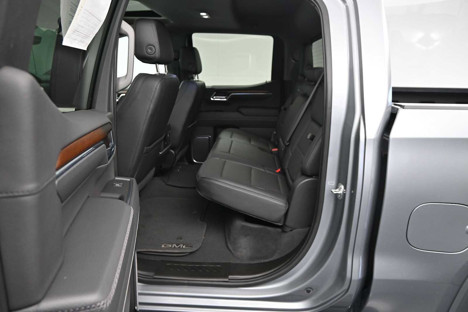 Used 2025 GMC Sierra 1500 Denali w/ Denali Reserve Package AWD/4WD image 12