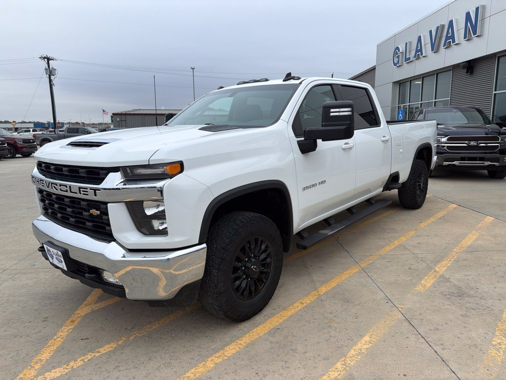 Used 2021 Chevrolet Silverado 3500 LT w/ Convenience Package AWD/4WD image 3