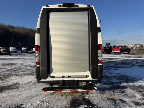 Used 2024 RAM ProMaster 3500 w/ Delivery Van Package image 4