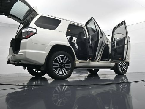 Used 2017 Toyota 4Runner Limited AWD/4WD image 39
