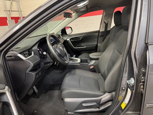 Certified 2025 Toyota RAV4 LE AWD/4WD image 14