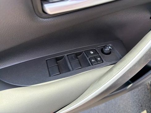 Used 2024 Toyota Corolla SE FWD image 11