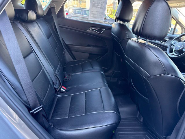 Used 2025 Kia Sportage LX AWD/4WD image 31