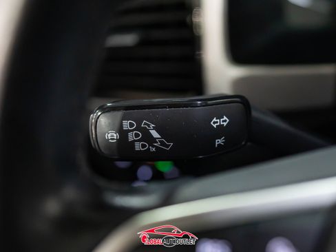 Used 2021 Volkswagen Atlas SEL image 28