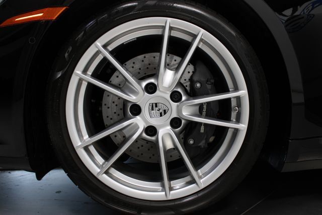 Used 2025 Porsche 911 Carrera RWD image 38